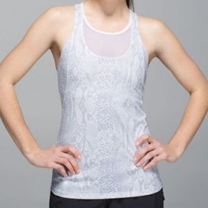 Lululemon Mesh With Me Tank with built in bra Size 6